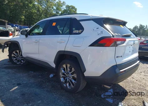 2020 Toyota Rav4 Xle Premium z USA, uszkodzony, nr VIN 2T3C1RFV9LW065513